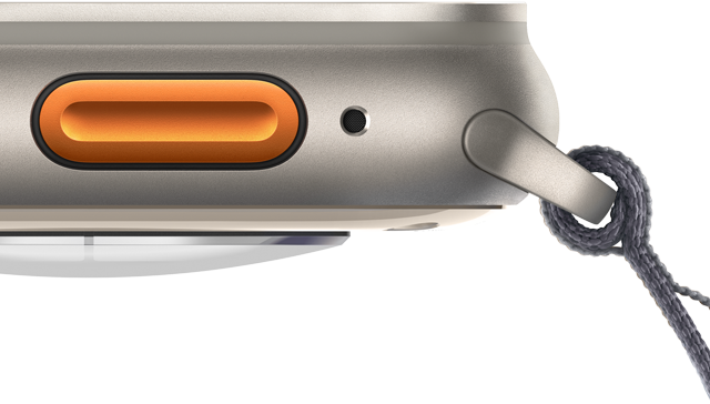 Apple Watch Ultra 2 con il tasto Azione arancione e la robusta cassa in titanio
