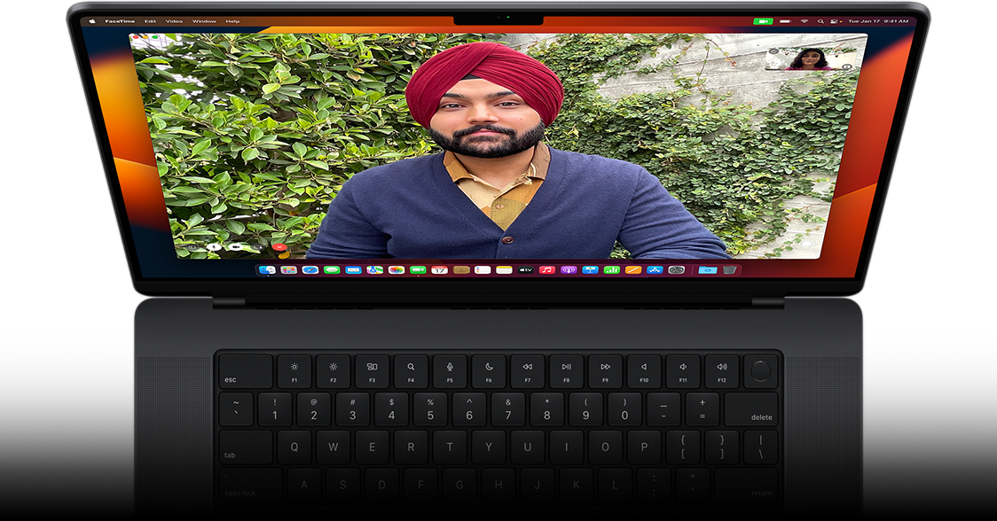 Una videochiamata FaceTime su MacBook Pro.